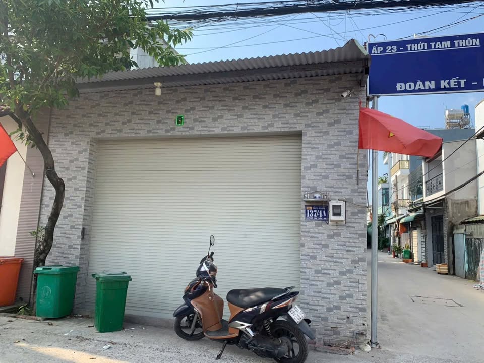 Nhà bán góc 2 mặt hẻm Thới Tam Thôn Hóc Môn 100m² giá 4 tỷ - Sổ đỏ chính chủ!