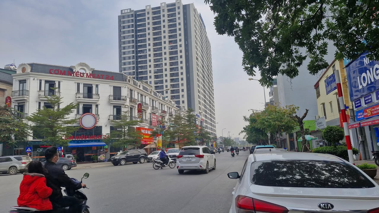 Đất kinh doanh Trâu Quỳ, Gia Lâm 136m² giá 17.68 tỷ - Tiềm năng phát triển vượt bậc!