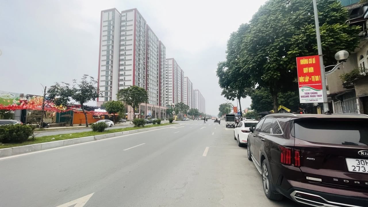 Nhà mặt phố Nguyễn Gia Bồng, Long Biên 22m² giá 10 tỷ - Lô góc 3 mặt thoáng, kinh doanh cực tốt!