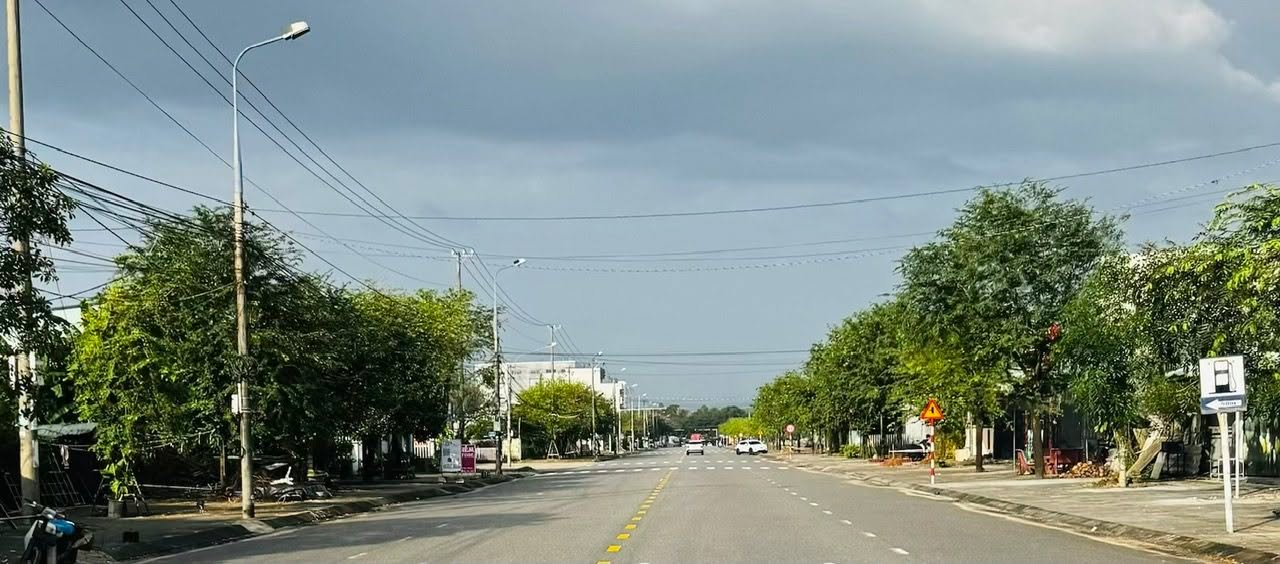 Nhà mặt tiền Lê Thánh Tông, Tam Kỳ 102m² - Giá chỉ 2 tỷ, chốt nhanh!