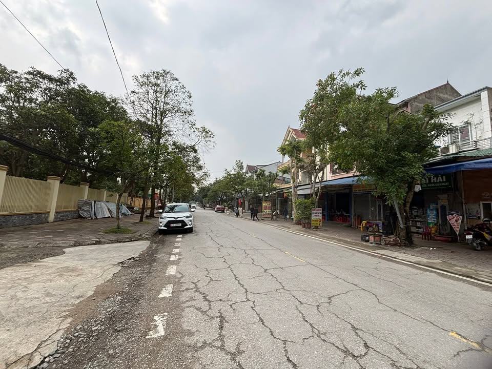 Bán Ốt Kinh Doanh Mặt Đường Trần Huy Liệu 160m² giá 6.46 tỷ - Vị trí vàng cho mọi loại hình kinh doanh!