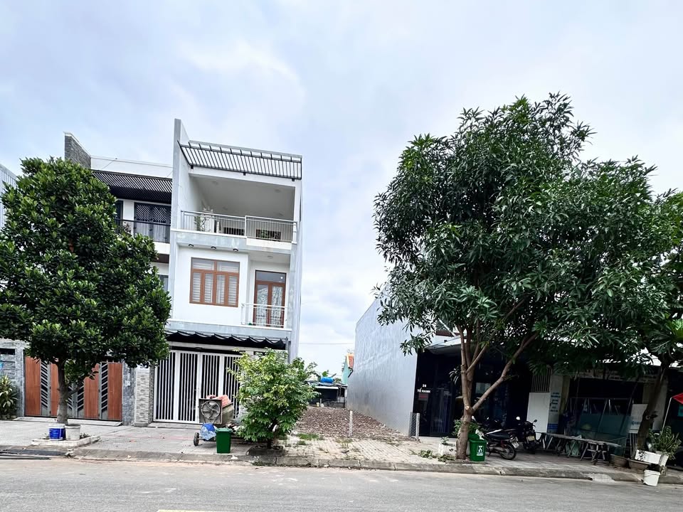 Đất nền Hòa Xuân Đà Nẵng 100m² giá 4 tỷ - Đường Phù Đổng đẹp, chính chủ!