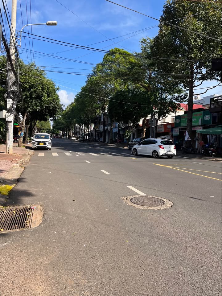 Nhà mặt tiền Mai Hắc Đế, Buôn Ma Thuột 96m² giá 6.5 tỷ - Đầu tư sinh lời ngay!