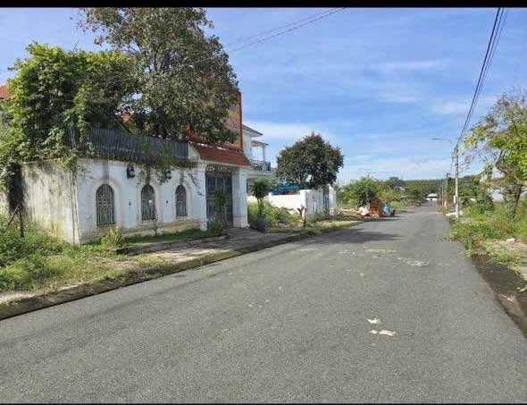 Đất thổ cư 210m² tại Tân Phú, Đồng Phú - Giá chỉ 1.6 tỷ, đầu tư sinh lời!