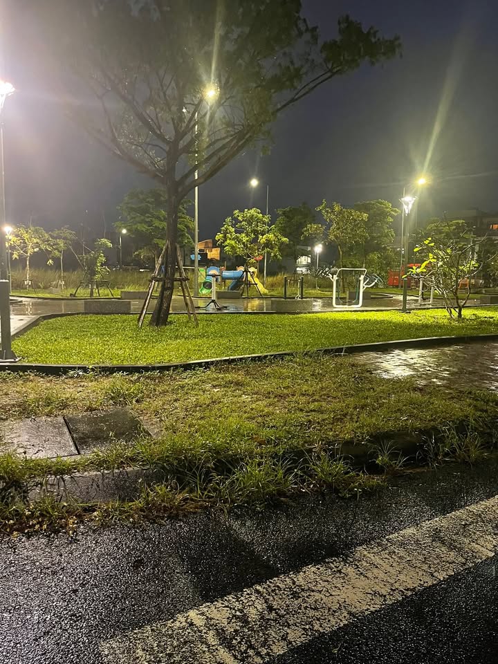 Đất nền khu vực Hoà Hải Đà Nẵng 100m² giá 4 tỷ - Đối diện công viên Hoà Sơn!