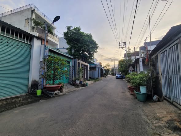 Nhà cấp 4 mặt tiền kinh doanh hẻm 269 Nguyễn Thị Minh Khai, Thủ Dầu Một - Giá 1.95 tỷ, 42m²