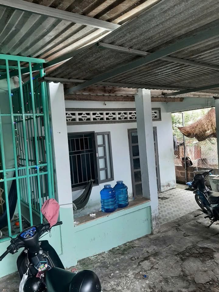 Nhà cấp 4 hẻm Trần Quý Cáp, Đức Long, 130m² giá chỉ 700 triệu - Cơ hội đầu tư tuyệt vời!