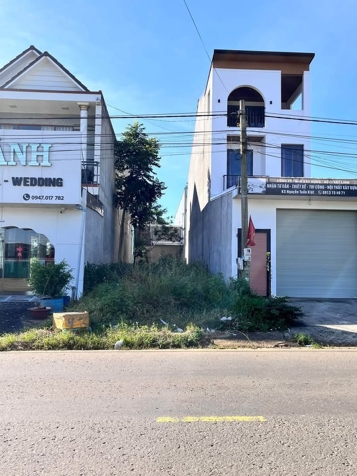 Nhà mặt tiền Phạm Ngọc Thạch, Bảo Lộc 120m² giá 6.3 tỷ - Sổ hồng chính chủ, full thổ cư!