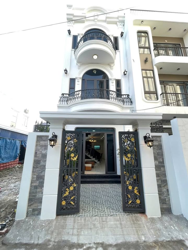 Nhà 3 tầng An Dương 60m² giá 3.55 tỷ - Sân cổng riêng, nội thất tặng kèm!