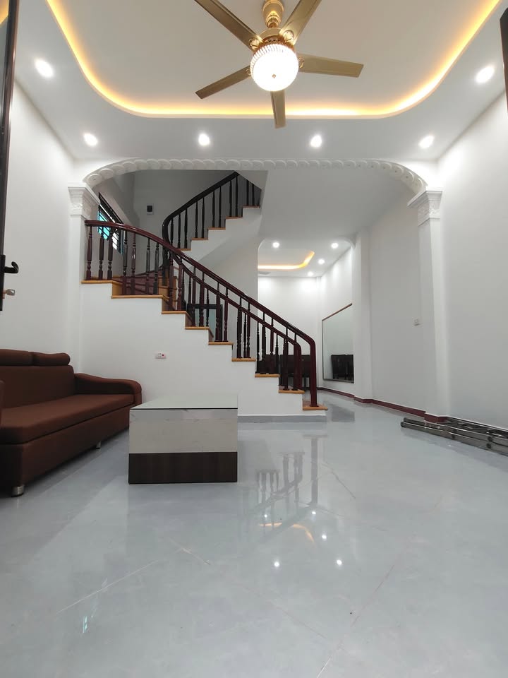 Nhà 3 tầng lô góc Vạn Phúc, Thanh Trì 40m² giá chỉ 40 tỷ - Đầu tư sinh lời ngay!