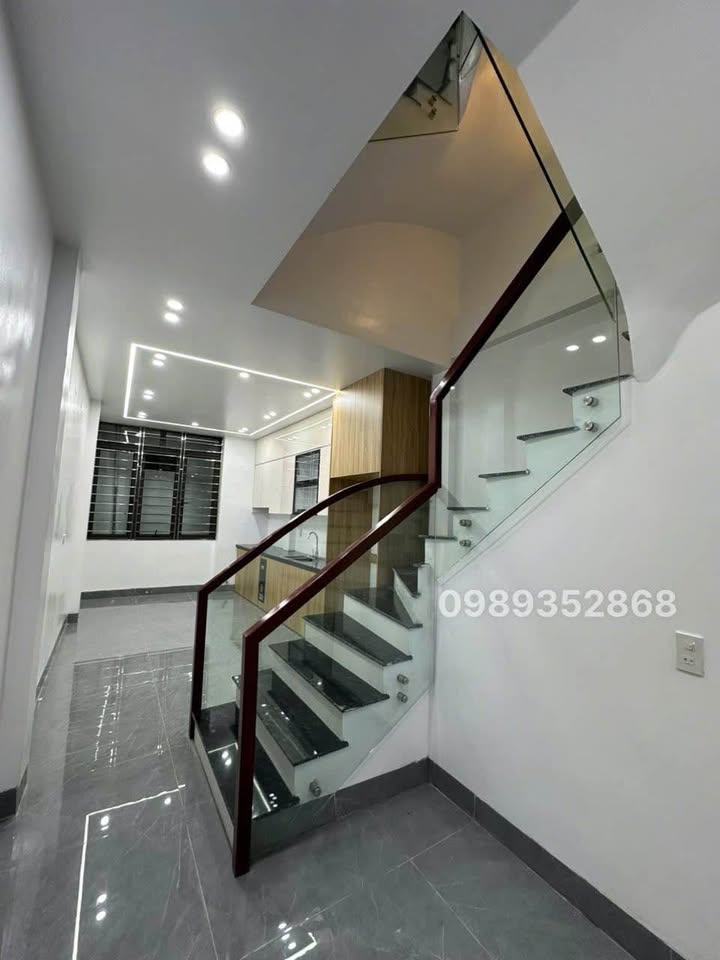 Nhà 4,5 tầng Trần Lãm, Thái Bình 50m² giá chỉ 4 tỷ - Thiết kế hiện đại, full nội thất!