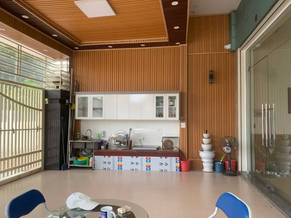 Nhà nguyên căn 4 tầng tại Hạ Long 150m² - Thích hợp mở văn phòng, spa, cafe!