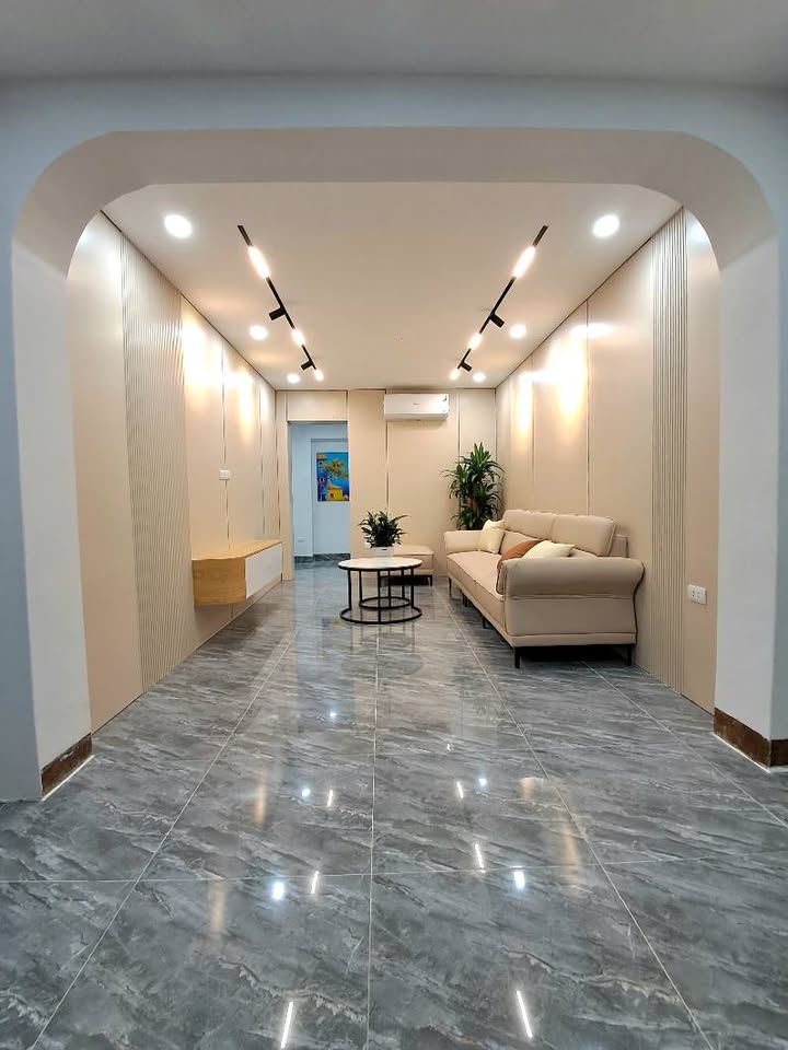 Căn hộ tầng 1 phố Mai Động 95m² giá 4 tỷ - Full nội thất tiện nghi!