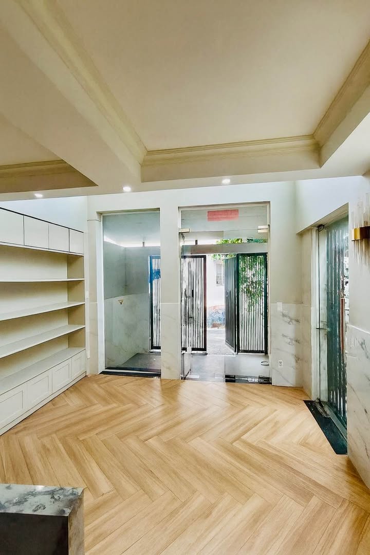 Nhà phố 692B Hưng Phú, Quận 8, 5PN, 4WC - Thiết kế hiện đại, sẵn sàng ở ngay!