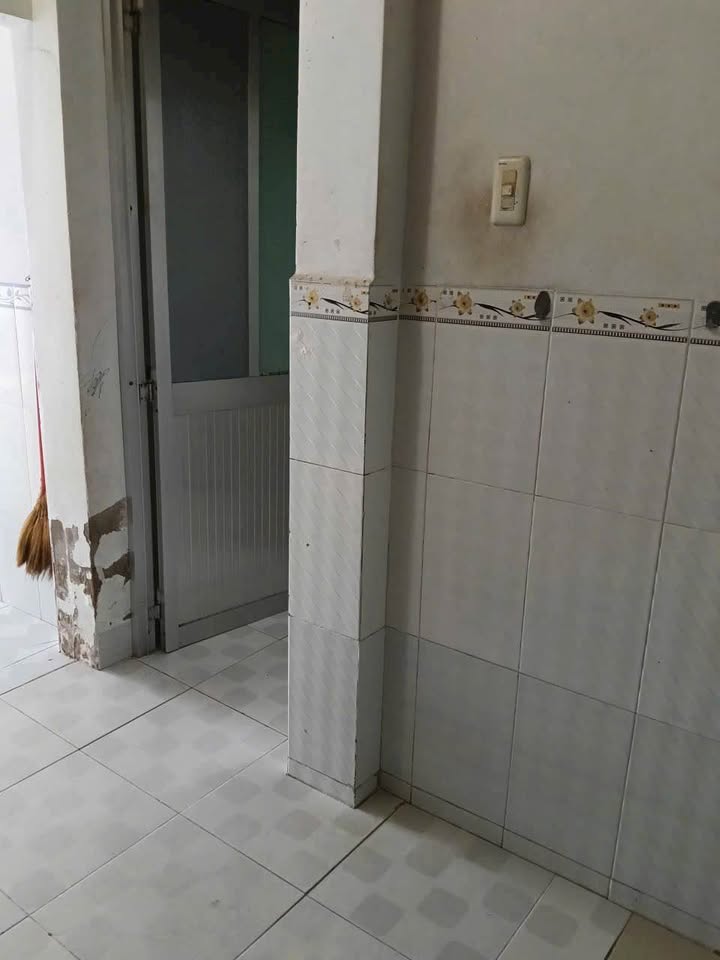 Nhà nguyên căn mini Nguyễn Phúc Khoát, 40m² giá 2 triệu - An ninh, tiện nghi đầy đủ!