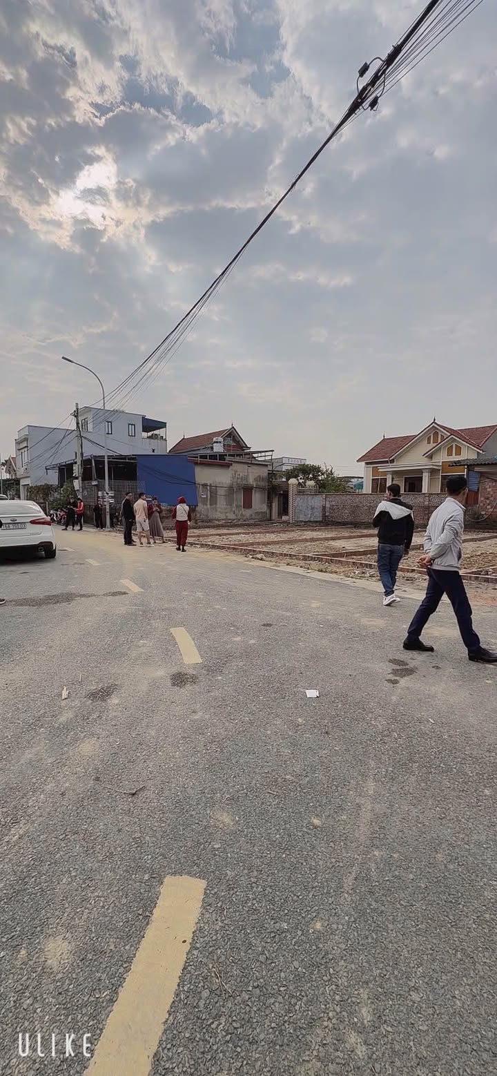 Đất nền Lê Ích Mộc 70m² giá chỉ 1 tỷ - Đường trải nhựa 7m, tiện ích đầy đủ!