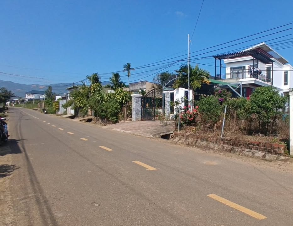 Nhà mặt tiền Phạm Văn Đồng 294m² giá 2.25 tỷ - Đầu tư sinh lời hấp dẫn!