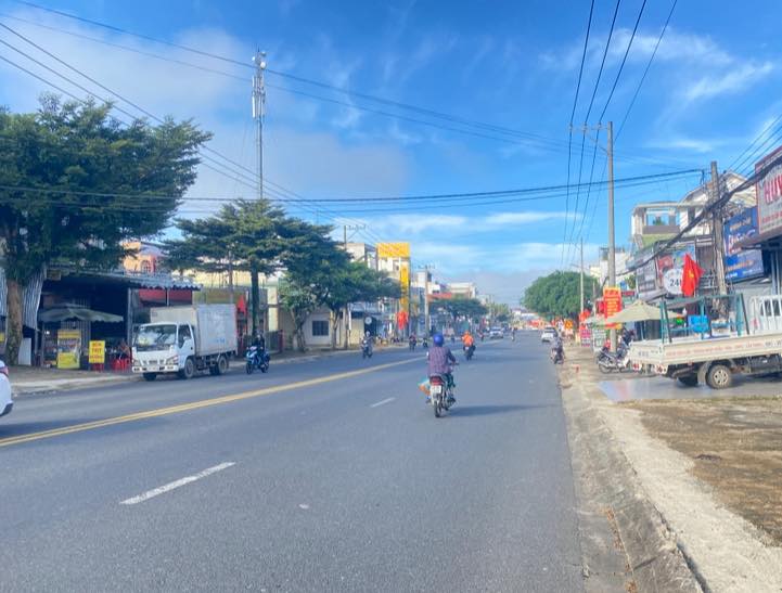 Nhà mặt tiền đường Trần Phú, Bảo Lộc 562m² giá 16 tỷ - Kinh doanh sầm uất!