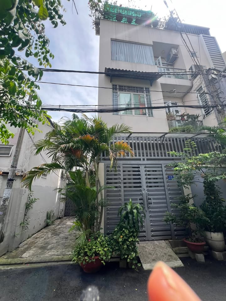 Nhà 3 tầng HXT Cách Mạng Tháng 8, Quận 10, 44m² chỉ 9 tỷ - Đầu tư sinh lời ngay!