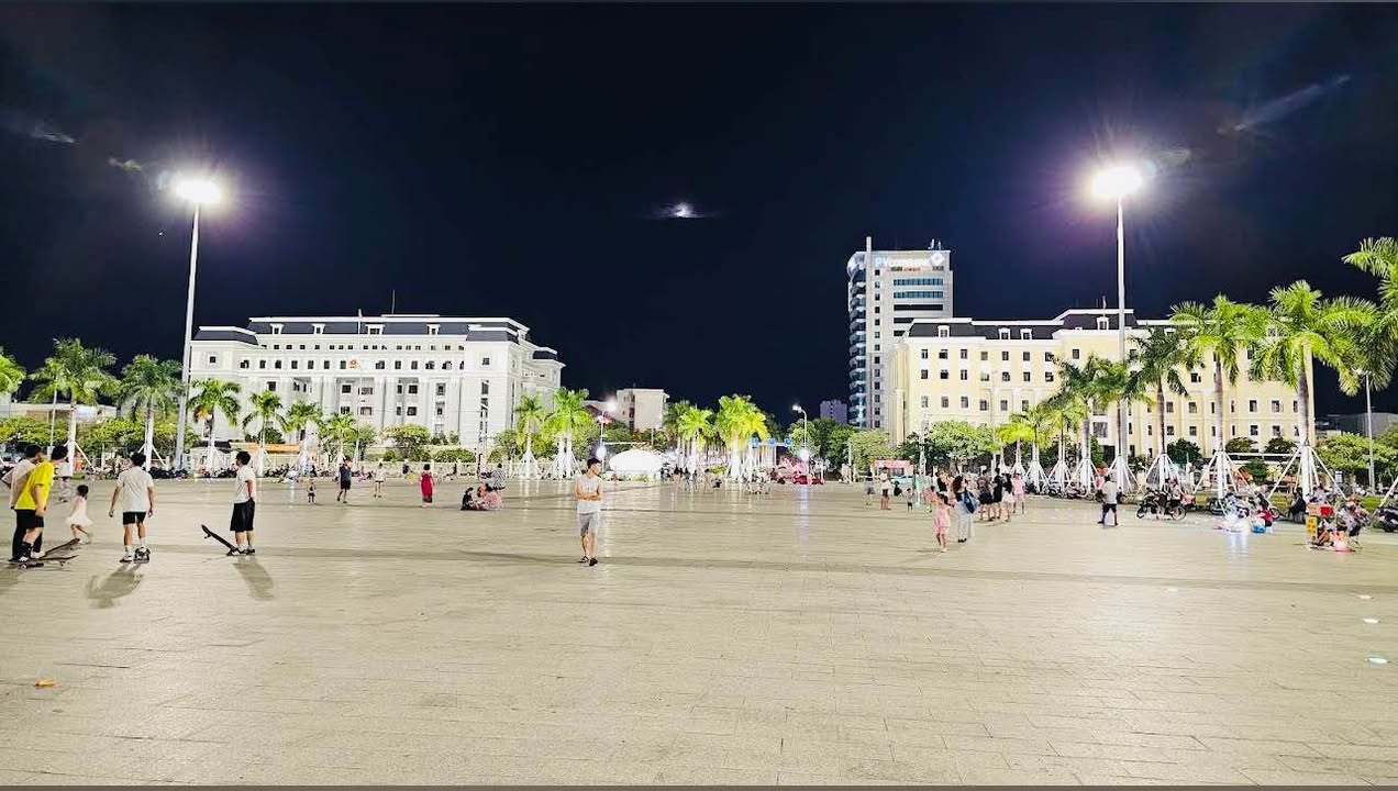 Bán gấp FrontHouse 230m² tại Đường 30/4, Hải Châu - Giá chỉ 20 tỷ TL!