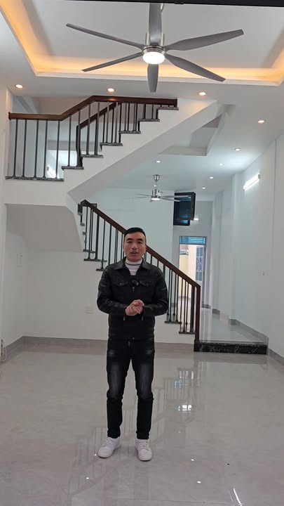 Nhà 3 Tầng Mới Xây Phường Đông Hương, 82m² Giá 4 Tỷ - Không Thể Bỏ Lỡ!