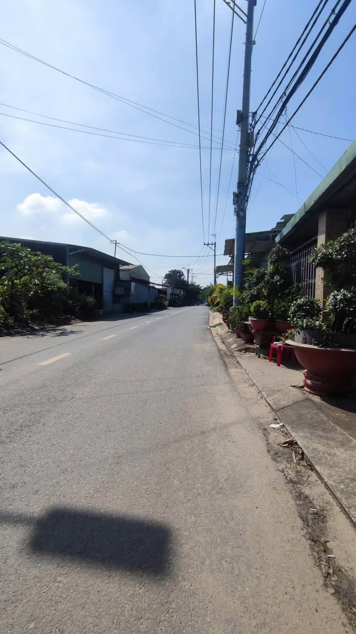 Nhà mặt tiền Huỳnh Thị Na, Hóc Môn, 161.19m² giá 529 triệu - Tiềm năng đầu tư lớn!