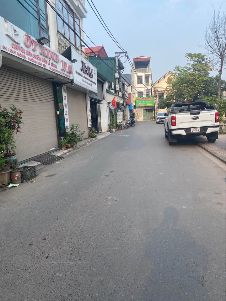 FrontHouse Ninh Hiệp 50m² giá 13.6 tỷ - Kinh doanh đỉnh cao với view hồ tuyệt đẹp!