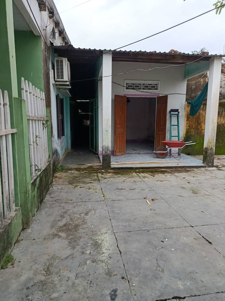 Nhà nguyên căn Trần Cao Vân, Tam Kỳ 1.3 triệu/tháng - Không gian rộng thoáng mát!