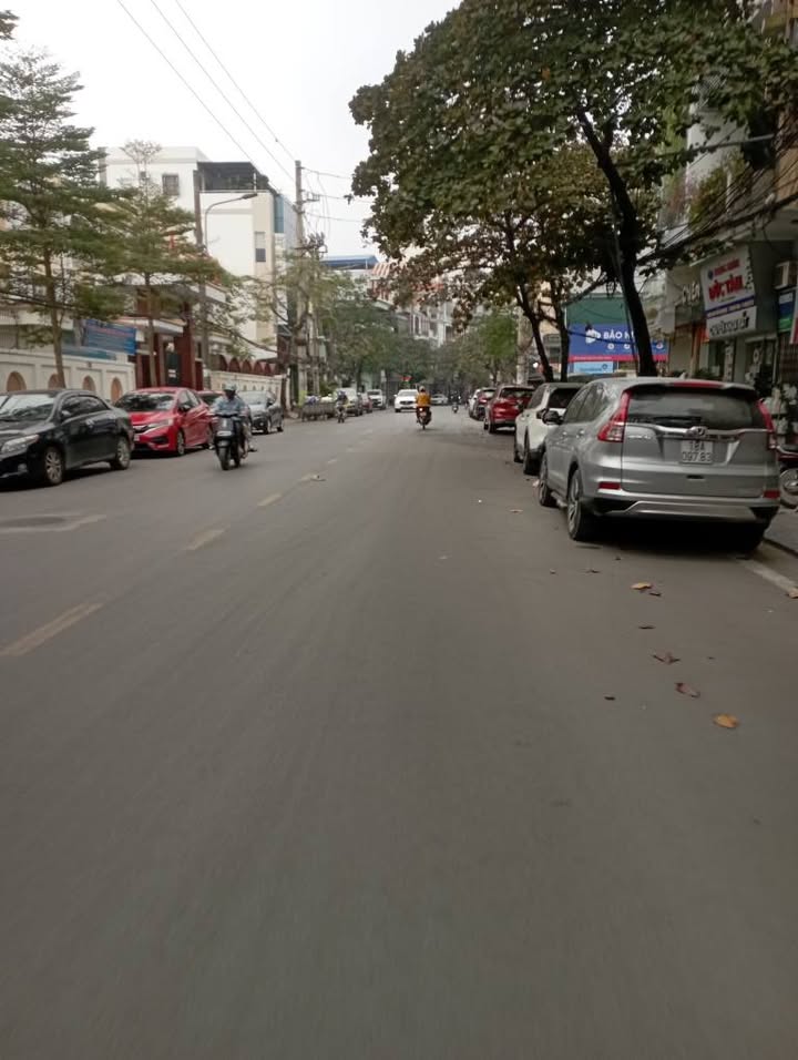 Nhà 3 tầng mặt đường Quang Trung, Nam Định 100m² giá 22 tỷ - Vị trí đắc địa, thương lượng tốt!