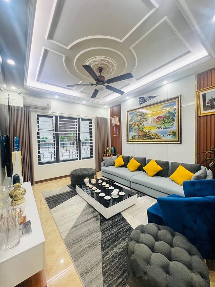 Nhà 5 tầng Đông Ngạc 35m² giá 5 tỷ - Mặt tiền thoáng rộng!