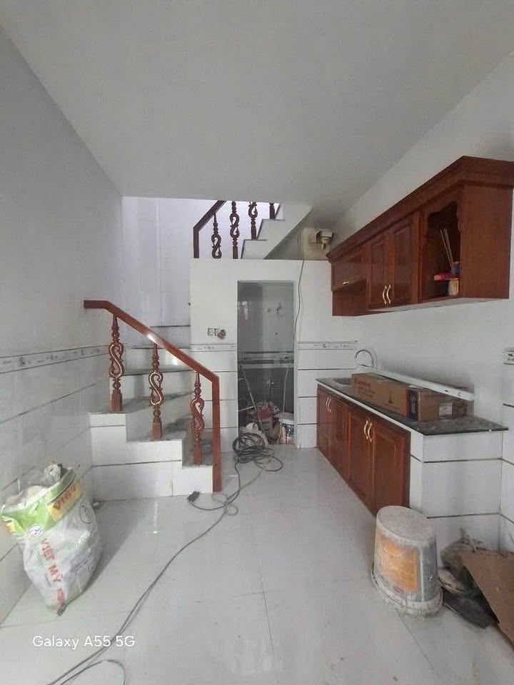 Nhà riêng Bình Tân 11m² giá 1 tỷ - Gần chợ, trường học