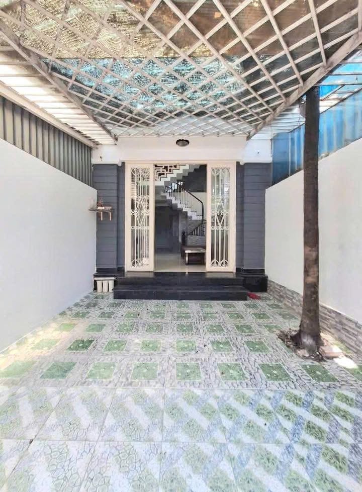 Nhà Mặt Tiền Thạnh Lộc 42, Quận 12 - Diện tích 52m², Giá chỉ 10 triệu/tháng!