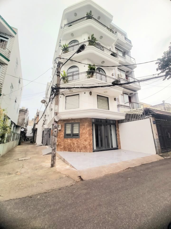 Nhà phố góc 2 mặt tiền Bùi Quang Là, 77m² giá 12.4 tỷ - Thiết kế hiện đại, thang máy tiện lợi!