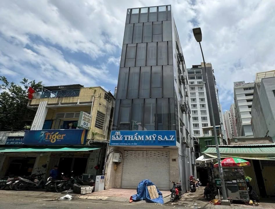 Building 5 tầng mặt tiền Đề Thám, Cô Giang, Quận 1 – 31 tỷ – Dòng tiền 60 triệu/tháng!