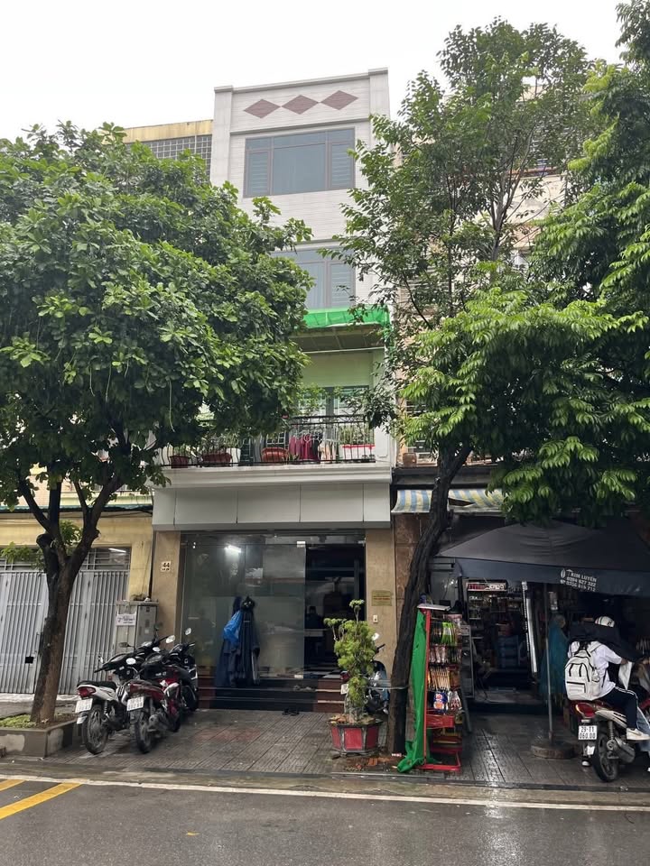 Nhà liền kề Văn Phú Hà Đông 90m² - Kinh doanh sầm uất, hoàn thiện ở ngay!