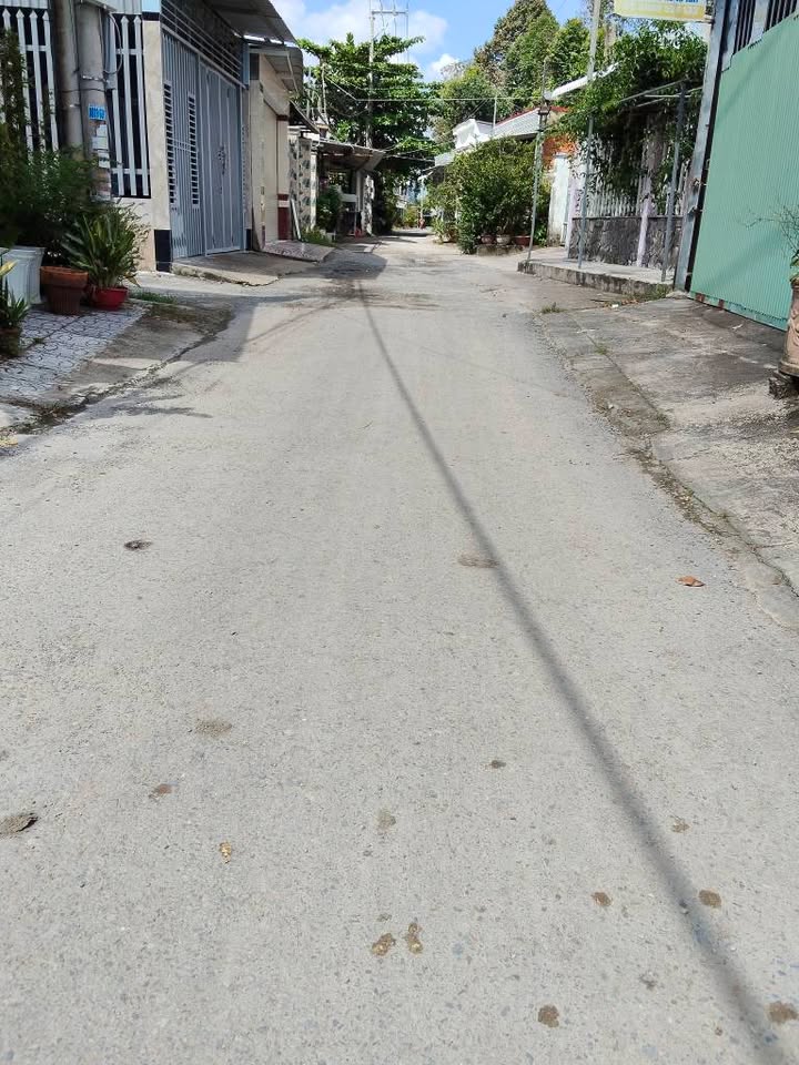 Nhà biệt thự Long Phước 265,9m² giá 2.4 tỷ - Thiết kế sang trọng, không gian thoáng đãng!