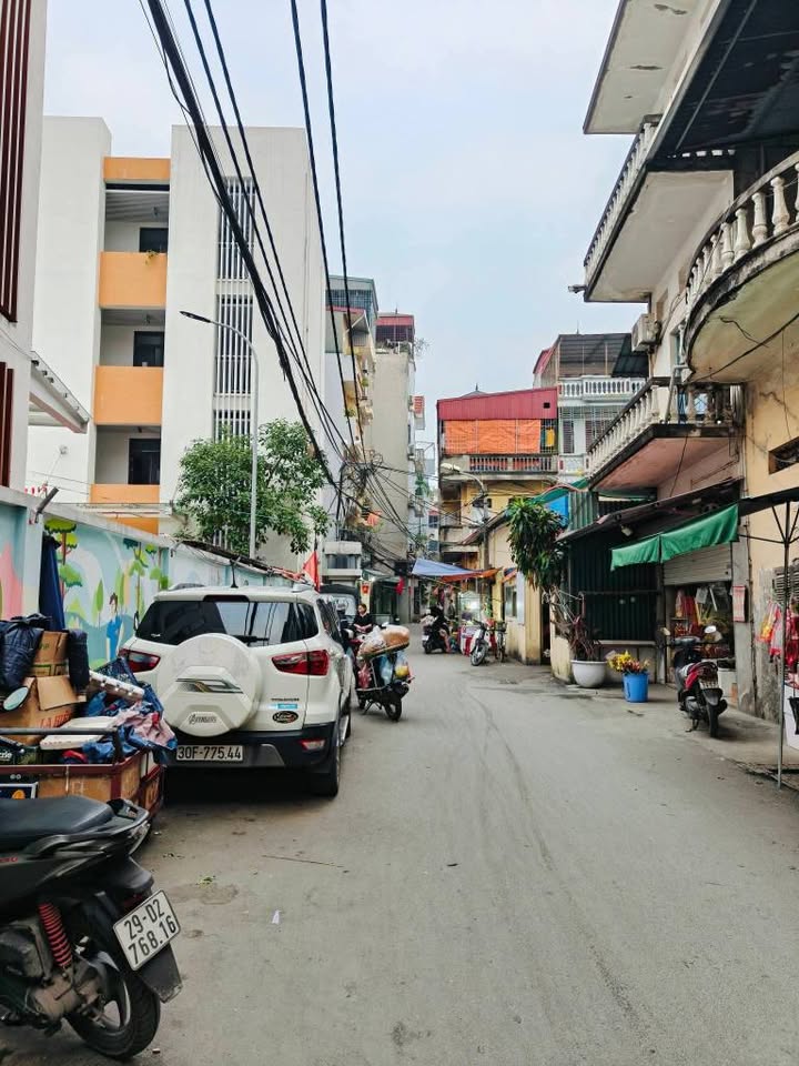 Đất nền phố Giáp Nhị Hoàng Mai 180m² giá 31 tỷ - Kinh doanh sầm uất!