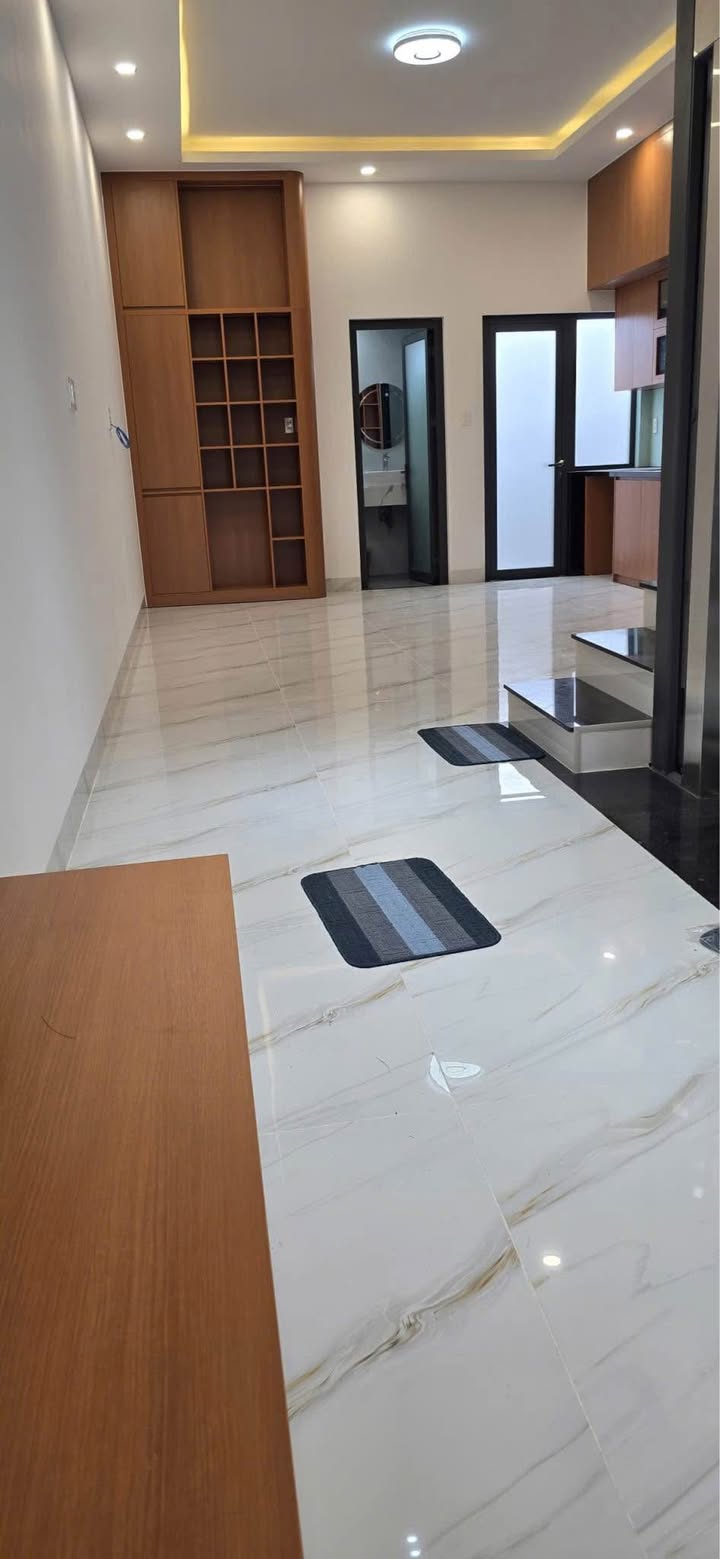 Nhà 4 tầng có thang máy cho thuê tại Khu đô thị Mipeco Nha Trang - Giá 30 triệu/tháng