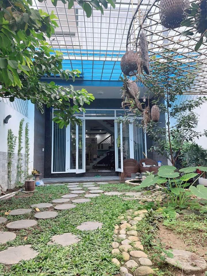 Nhà cho thuê Phước Hòa Nha Trang 133m² giá 25 triệu - Hẻm xe hơi thoáng đãng