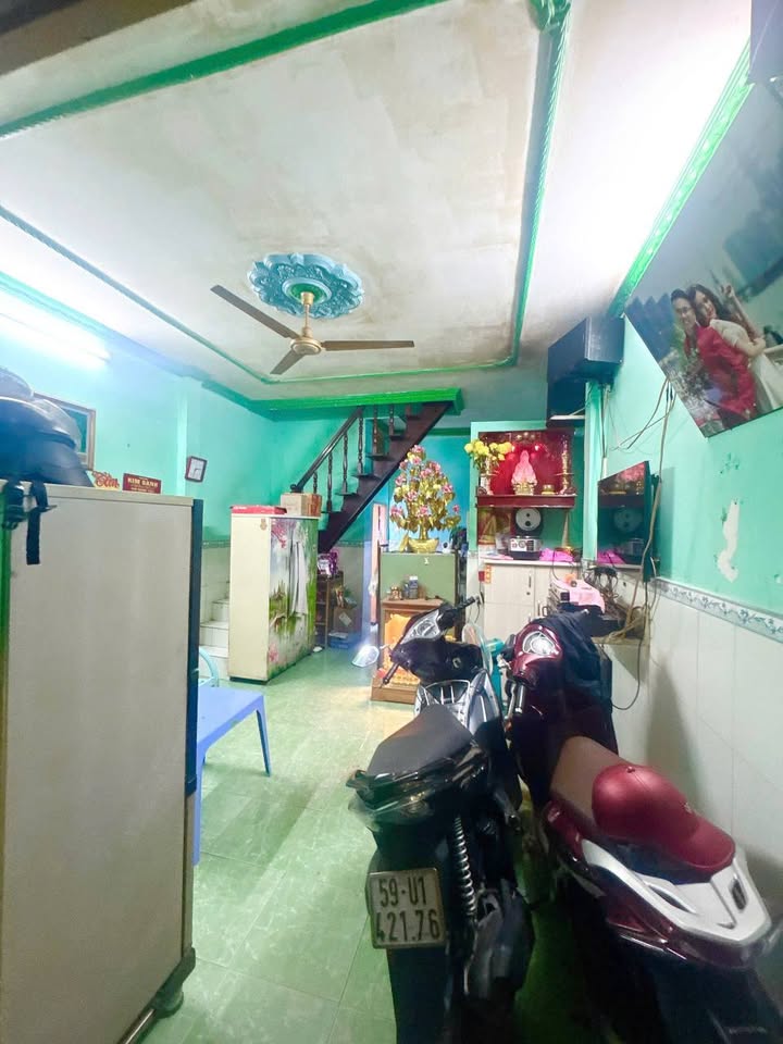 Nhà hẻm Trương Phước Phan, Bình Tân 28m² giá 1.95 tỷ - Phù hợp cho gia đình!