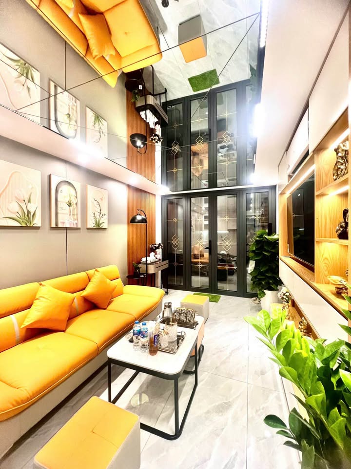 Nhà phố Hoàng Hoa Thám, Tây Hồ 35m² giá 9.95 tỷ - Thiết kế hiện đại, sẵn sàng ở ngay!