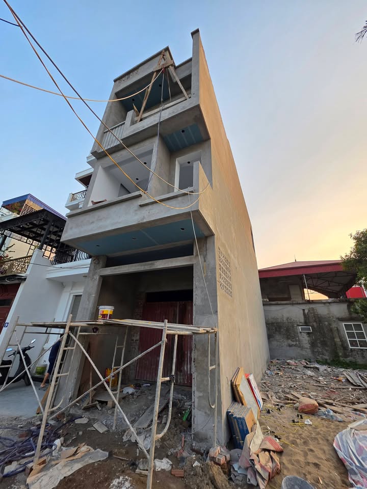 Nhà 3 tầng Hùng Vương 56m² giá 3.5 tỷ - Ô tô đỗ cửa, thiết kế hiện đại!