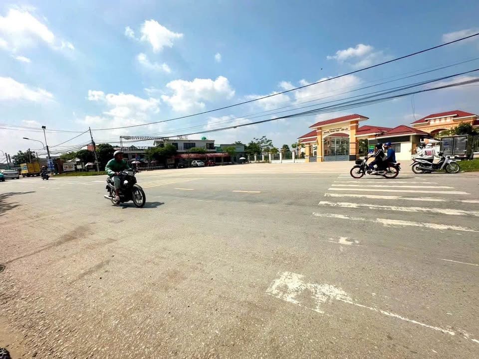 Đất thổ cư 144m² Ấp Tấn Long, Bến Lức, Long An giá 1.85 tỷ - Đầu tư sinh lời ngay!