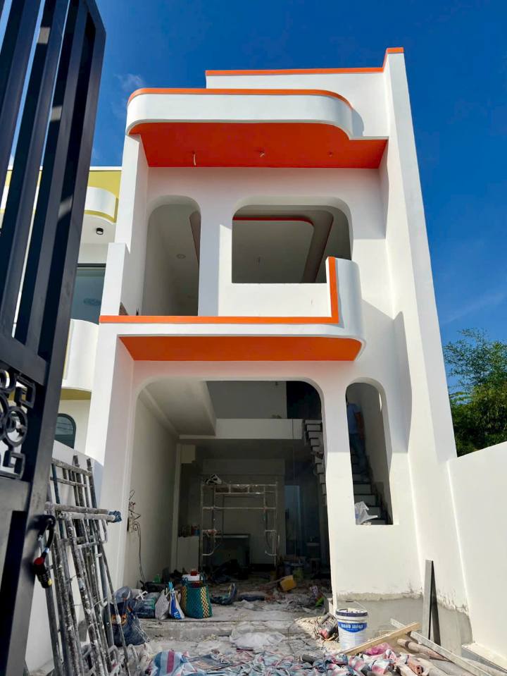 Nhà đẹp 2 tầng đường Dx 143, Tương Bình Hiệp, 96m² chỉ 2.85 tỷ - Bán gấp!