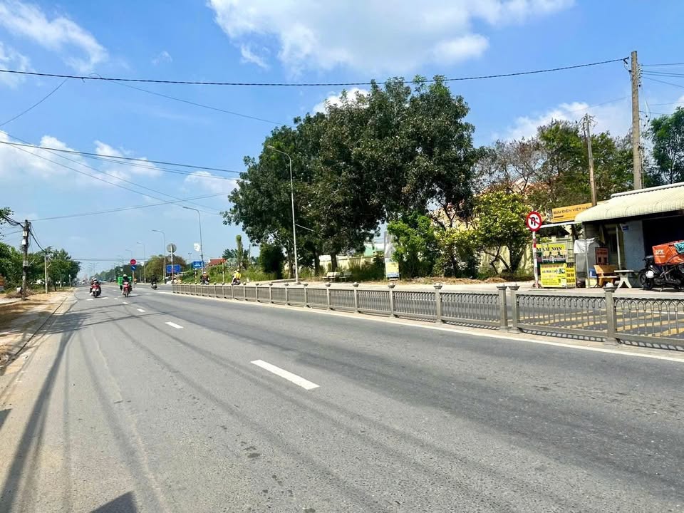 Đất thổ cư 130m² tại An Thạnh, Bến Lức - Giá 2.2 tỷ, vị trí thuận lợi!