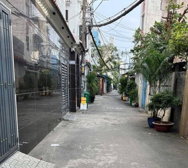 Nhà bán tại Bình Tân 56m² giá 2.65 tỷ - Nội thất đẹp, sổ đỏ chính chủ!