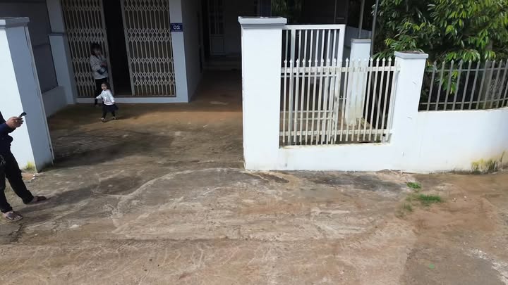 Đất nền Lạc Long Quân 800m² giá 6 tỷ - Tặng nhà kiên cố!