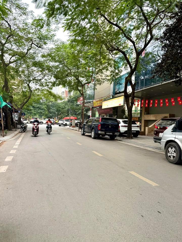 Đất phân lô Dịch Vọng Cầu Giấy 130m² - Sẵn sàng xây tòa văn phòng 10 tầng!