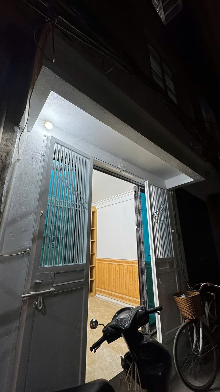 Nhà 5.5 tầng Tân Mai 15m² giá 3 tỷ - Thiết kế thông minh, tiện nghi