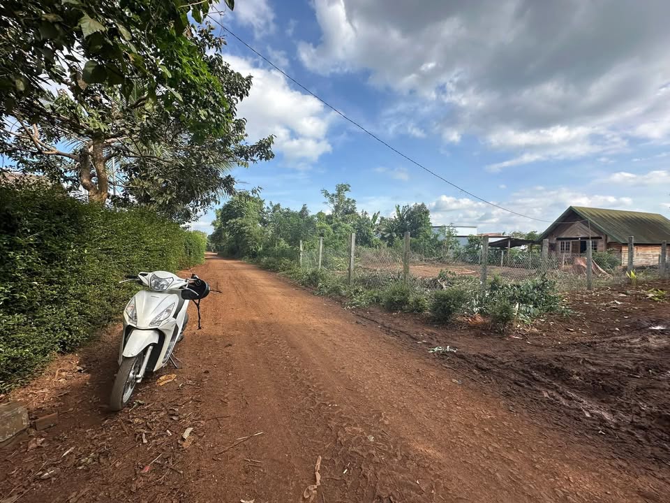 Đất nền đẹp tại Đinh Núp, Buôn Hồ 140m² giá chỉ 760 triệu - Cơ hội đầu tư hấp dẫn!